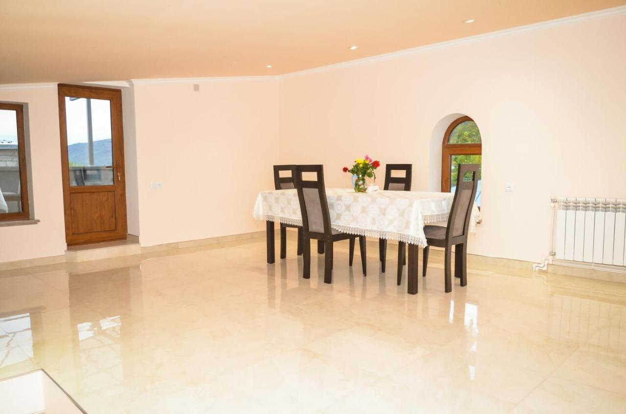 Rubin Hotel Goris Exterior photo